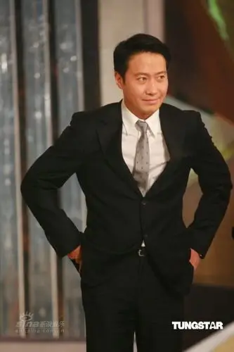 图文:2008港姐决赛--评委黎明为冠军喝彩