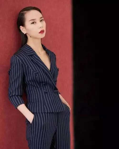 绝不将就,女人独立自信的美很具有穿透力!