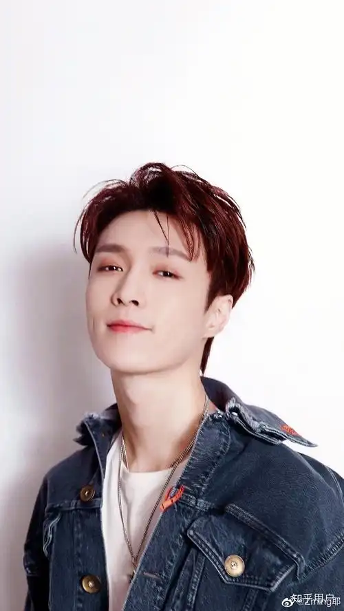 张艺兴的照片能让你脑补出哪些故事