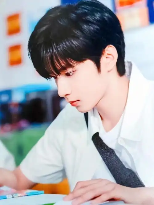 sv刘耀文生写单人扫图