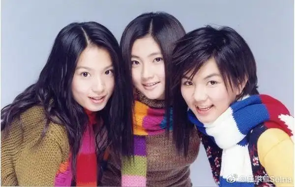 she出道19周年selina分享三人19年前19岁合影