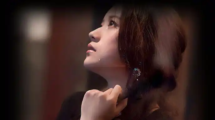 一首《男人酒女人泪》,男人听了心碎,女人听了落泪