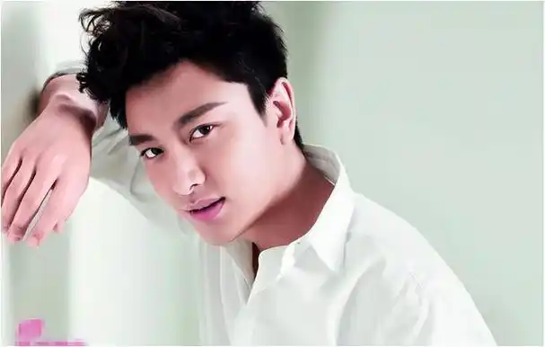 李小璐离婚6年风采依旧贾乃亮却声名狼藉究竟错在何处