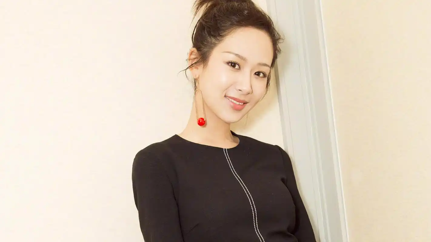 女星杨紫高清写真宽屏桌面壁纸