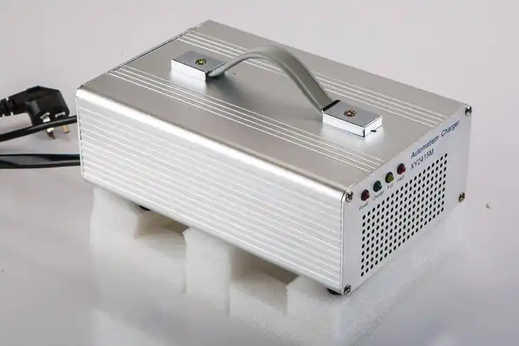 全智能蓄电池通用型自动充电机xy2415m