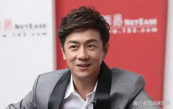 演员陈浩民宣布搬离内地回到香港定居引发网友热议