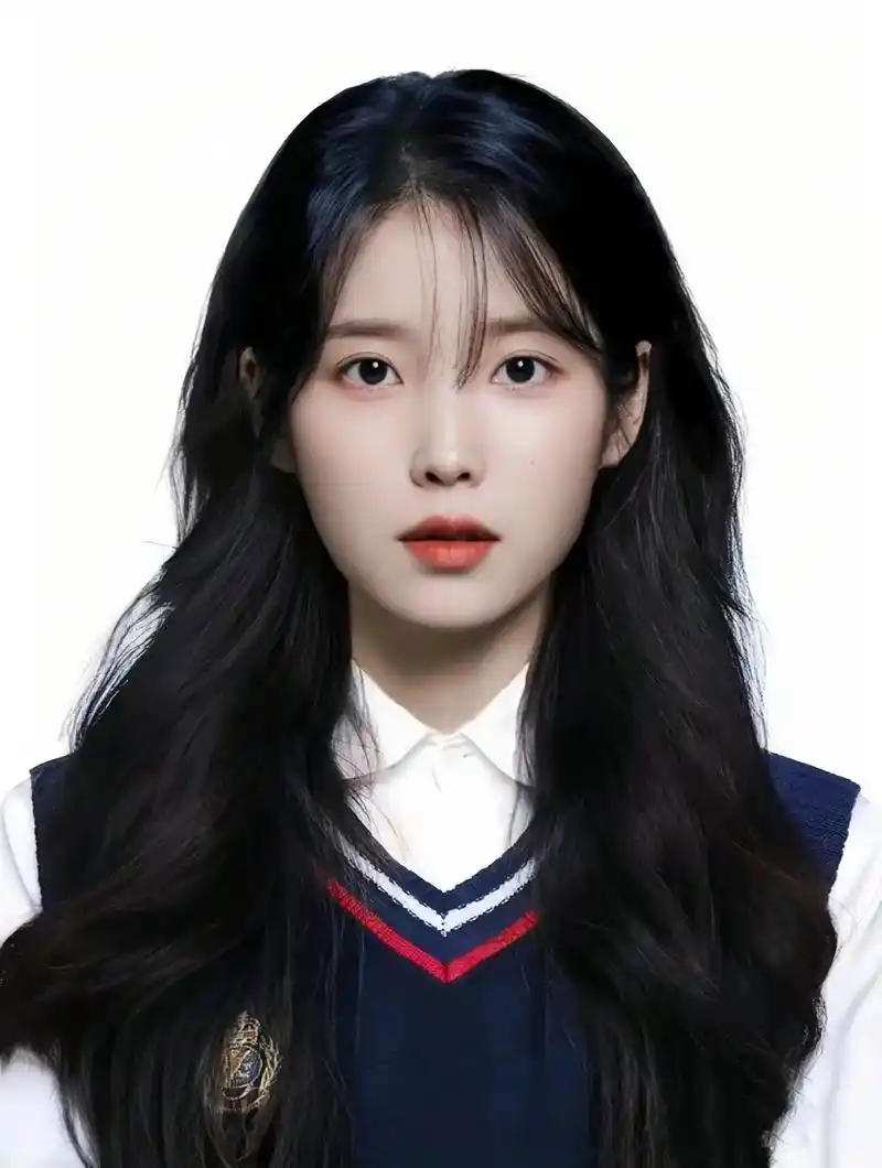 封面算是最美证件照模板了吧#iu李知恩 #李知恩 #颜值 - 抖音