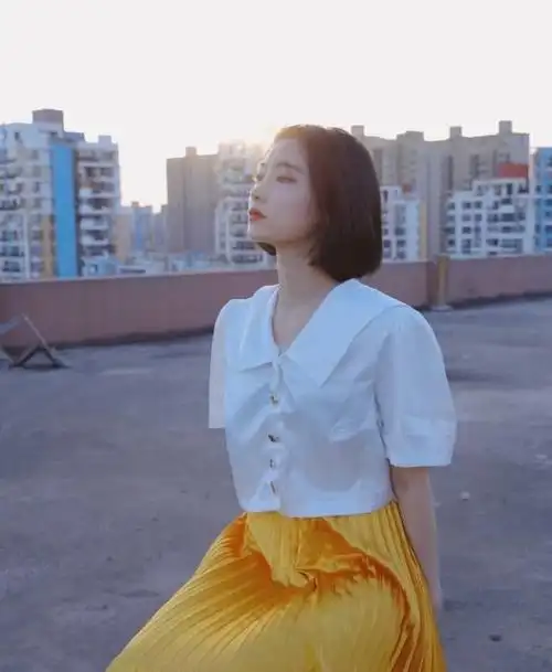 看多了许佳琪的甜美穿搭当她穿亮片连衣裙时我被帅到了