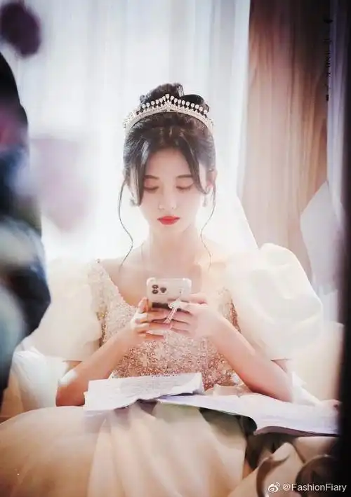 鞠婧祎婚纱造型