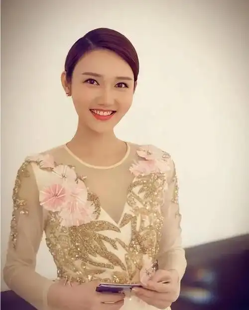 央视主持人龙洋没房没车择偶标准高到离谱现在怎么样了