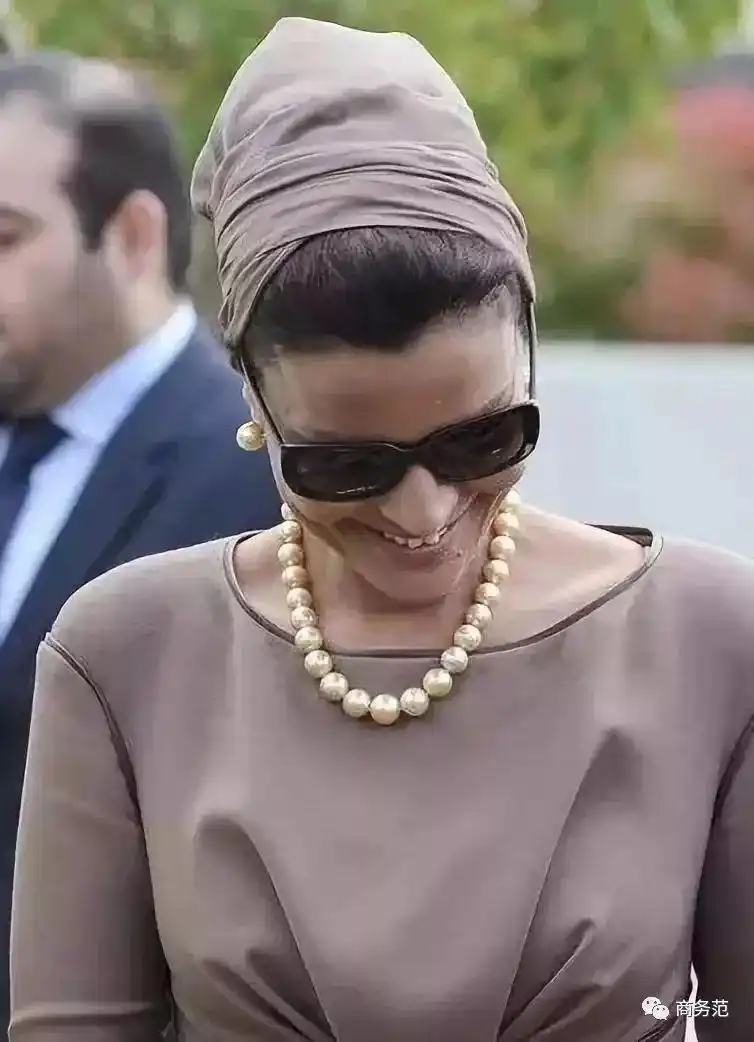 林志玲婚礼戴珍珠职场妹子怎么戴珍珠才好看