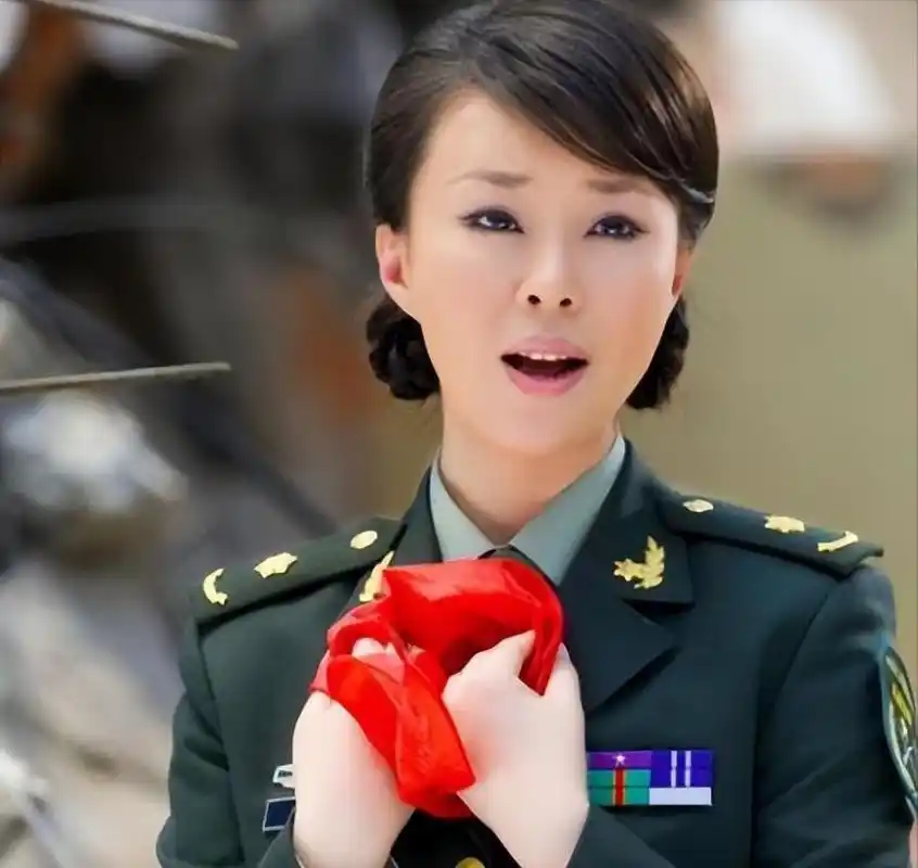 祖海:音乐的力量 祖海是一位民谣女歌手,她的音乐充满了温暖和力量,她