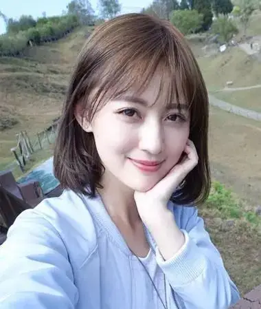 11款长脸漂亮女生适合的短发发型!