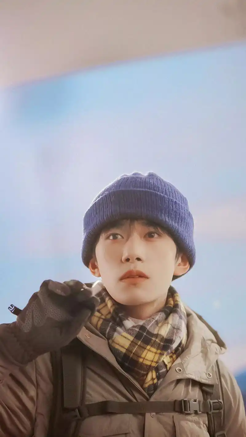 易烊千玺精美壁纸合集,颜值与才华集聚一身的美少年