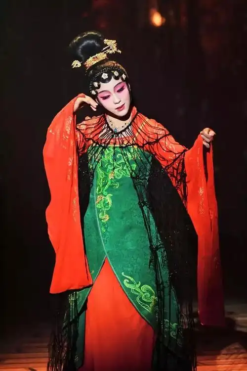 李玉刚《昭君出塞》:做一汪风花雪月的家国大梦!