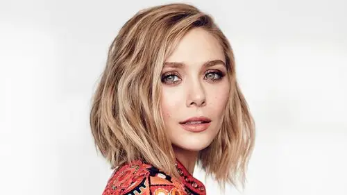 4k伊丽莎白·奥尔森(elizabeth olsen)白色背景超高清壁纸