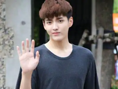 吴亦凡和张子枫的互动暖心 原来吴亦凡也是一位大暖男