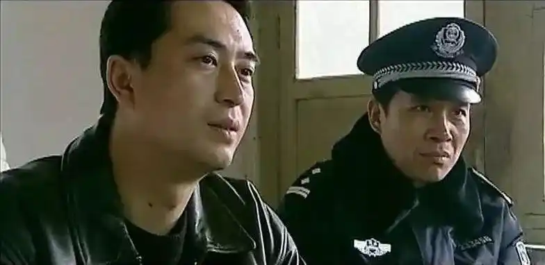 使人民警察们的工作担子更重了,在这里向一直努力负责的公安同志致敬