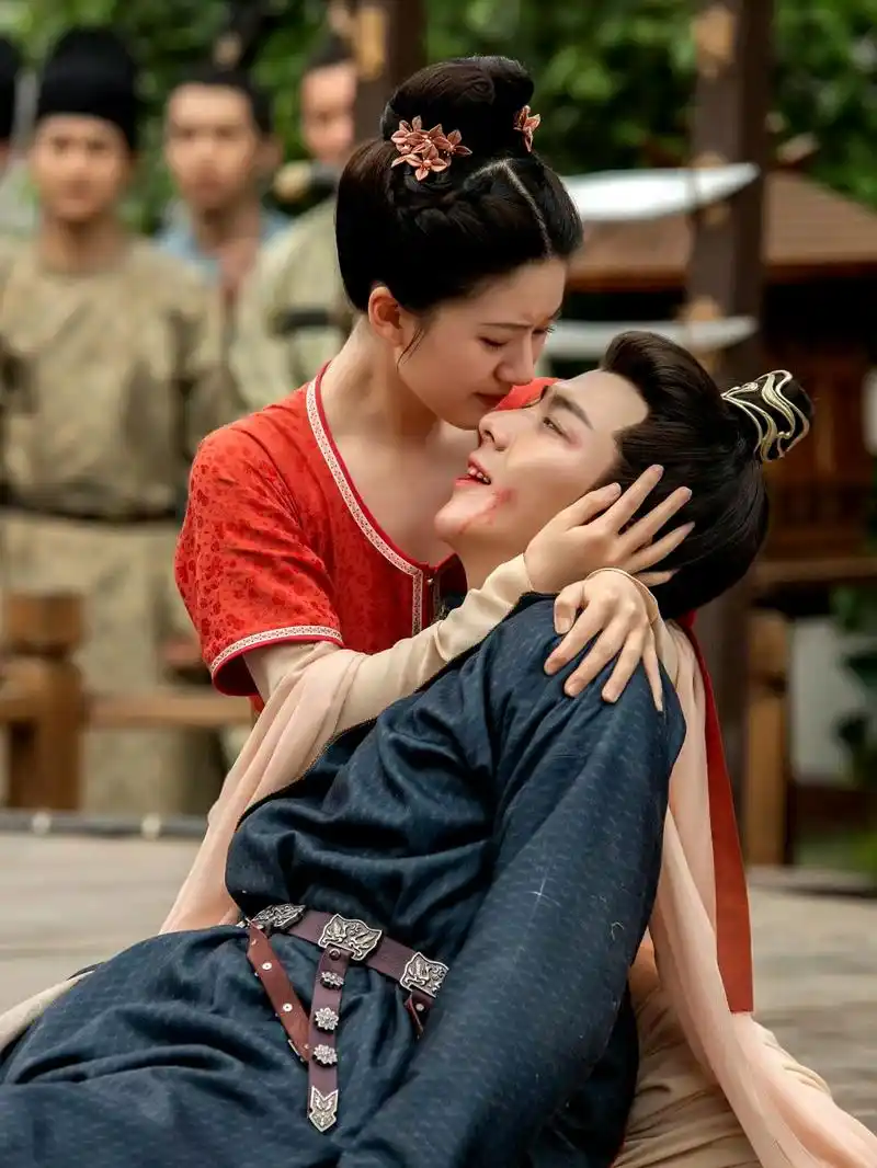 迪丽热巴吴磊《长歌行》乱世爱情太刀,有人还记得21年的这部剧吗