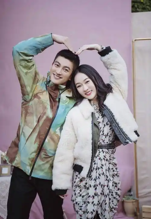 今天我们要说的是一对夫妻是杜江和霍思燕,霍思燕当年是非常红的,她