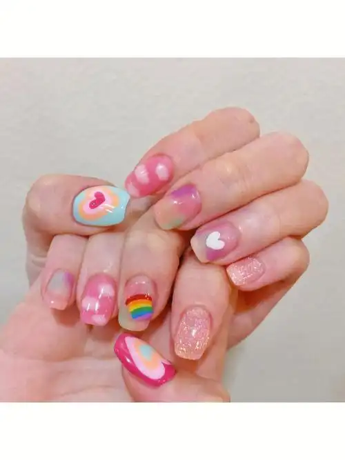 彩虹甜心粉色美甲74软呼呼的小可爱报道