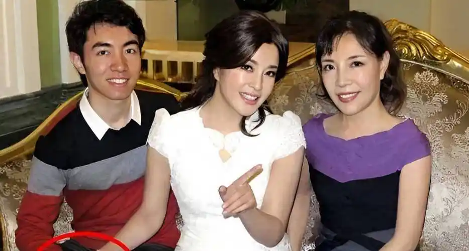 70岁的刘晓庆怎么能这么做呢?