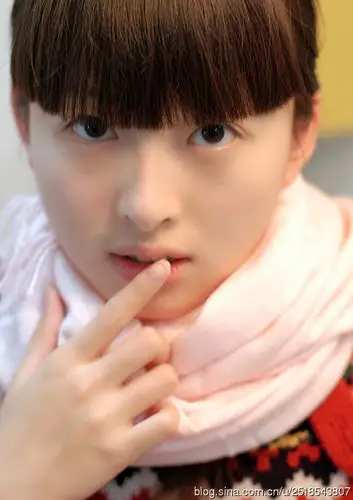 清纯美少妇写真可爱的小脸蛋