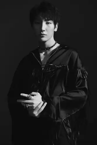 王广允新歌《who got the power》做自己内心世界的王者