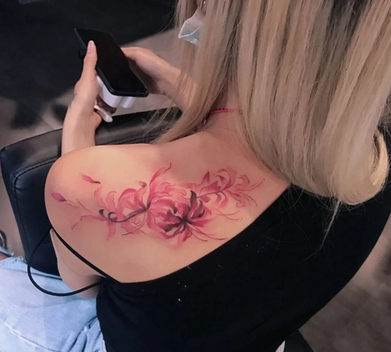 最新彼岸花纹身图案女红色彼岸花纹身图集5