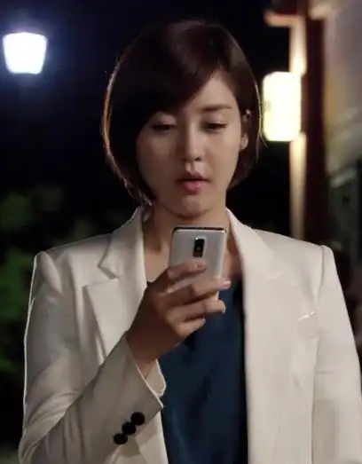 p>成宥利(sung yu ri),1981年3月3日出生于德国巴登,韩国女演员,歌手