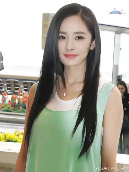 杨幂早期洋装旧照