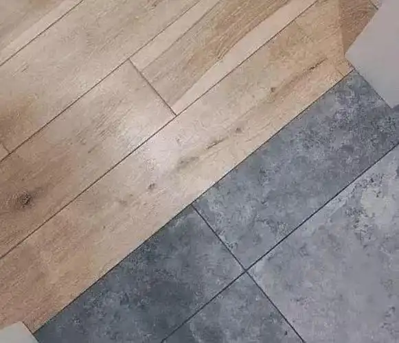 瓷砖和地板连接的地方