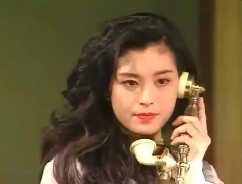 伍咏薇——《银狐》——颜如玉