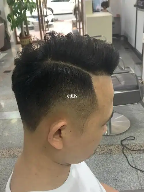 男士侧背纹理烫