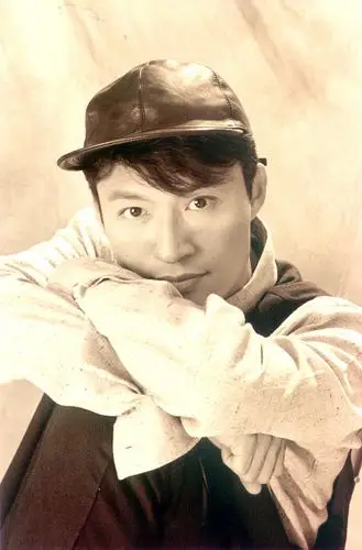 祖籍辽宁省葫芦岛市绥中县,中国台湾男演员