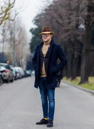 这样的穿搭风格你喜欢吗?街拍:优雅男士穿衣打扮技巧,让你玩转小心机!