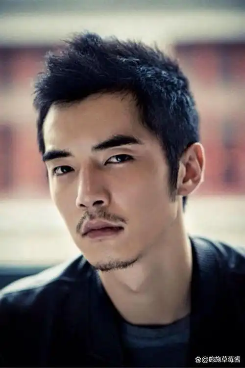 这些男星留胡子堪比整容了!朱一龙略显沧桑,杨烁变化最大