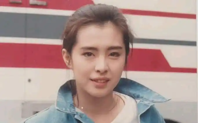 王祖贤经典牛仔照片是大家保存了多久的海报?