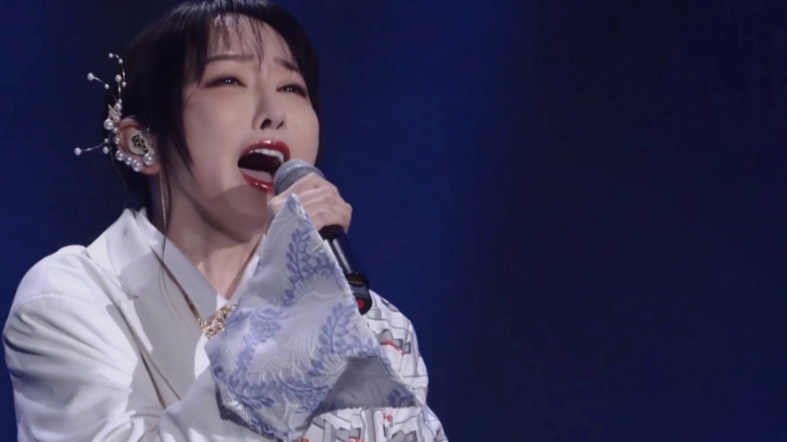 萨顶顶演唱左手指月韩国人看懵了惊呼这是人发出的声音