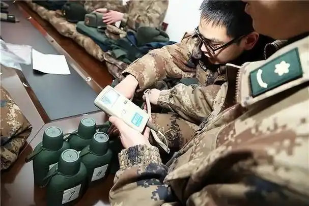 解放军全新钛水壶,真是"钛"高级了,从小装备见证大国崛起!