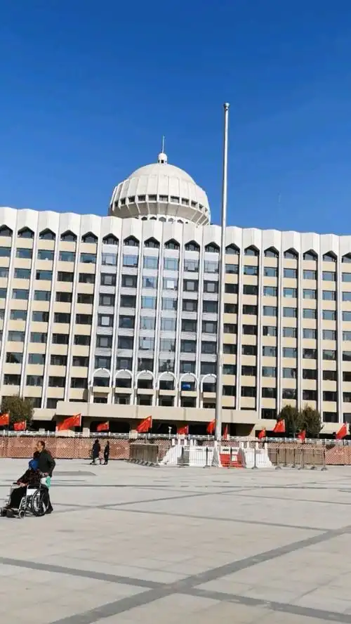 旅游进行时#乌鲁木齐人民广场