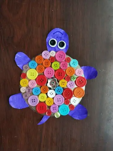 《创意纽扣》校本课程