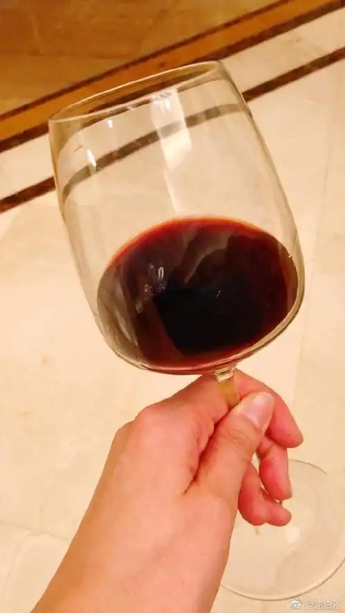 谢杏芳晒冬至饺子及五个菜,疑似一个人喝酒,老公林丹未露面