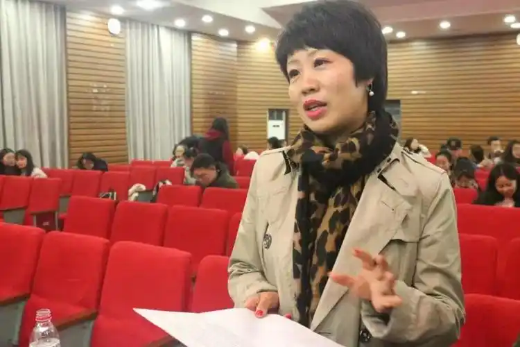 崔霞老师寄语新影院同学们记者 / 蔡瑞 李雨朦摄影 / 李雨朦 徐若凡