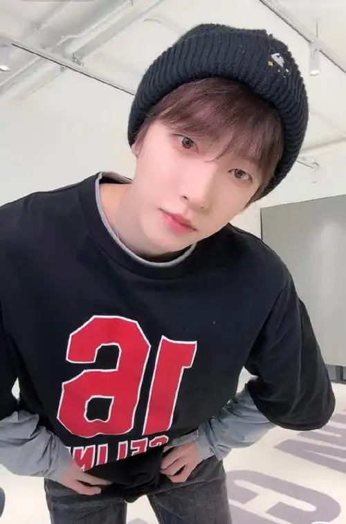 今日小宇直播跳舞合集,有!