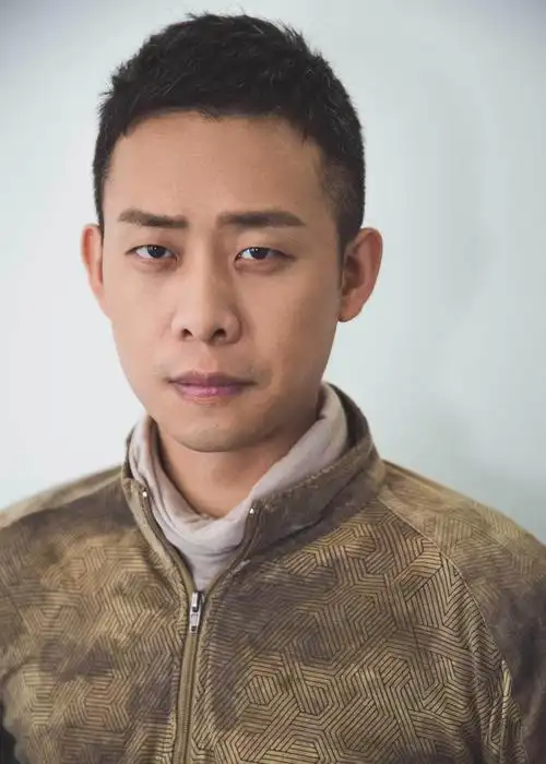 回顾王鸥变面瘫宁静扎900针,明星里的打针族,掀开娱乐圈遮羞布