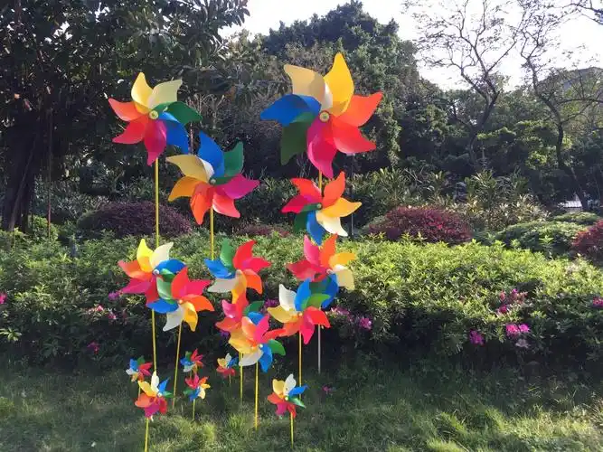 机智芽大风车儿童玩具小风车彩色七彩风车幼儿园小风车公园装饰拍摄