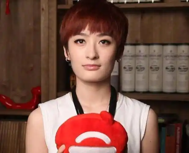 8位中性风女星现状:多人已无人问津,"男人婆"却变得风情万种