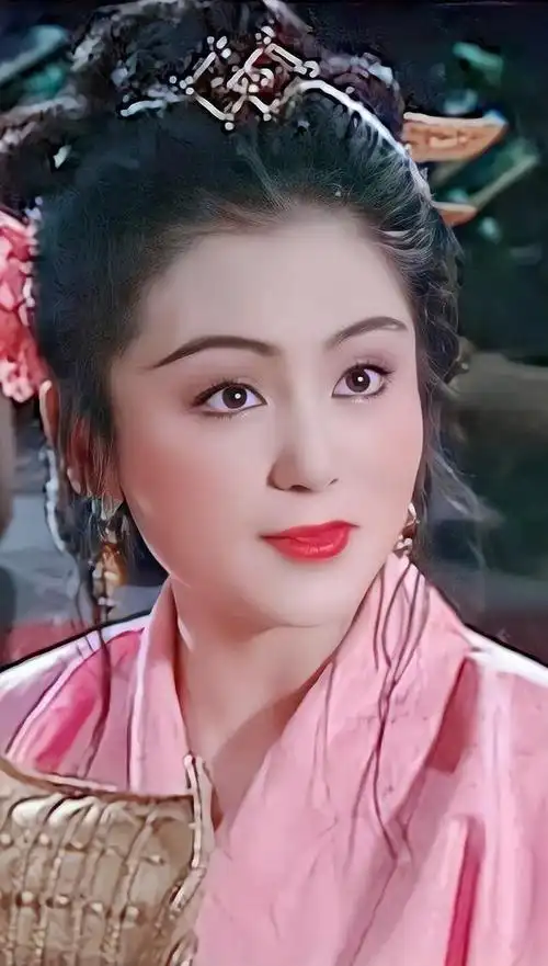 陈红在《三国演义》中饰演貂蝉,倾国倾城的美貌,网友:太惊艳