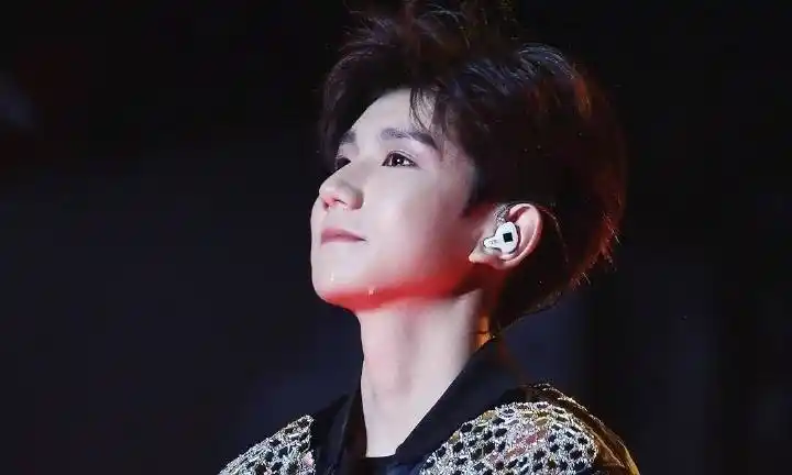 王源的哭,泪水是成长的勋章,更是一个音乐人情感的共振